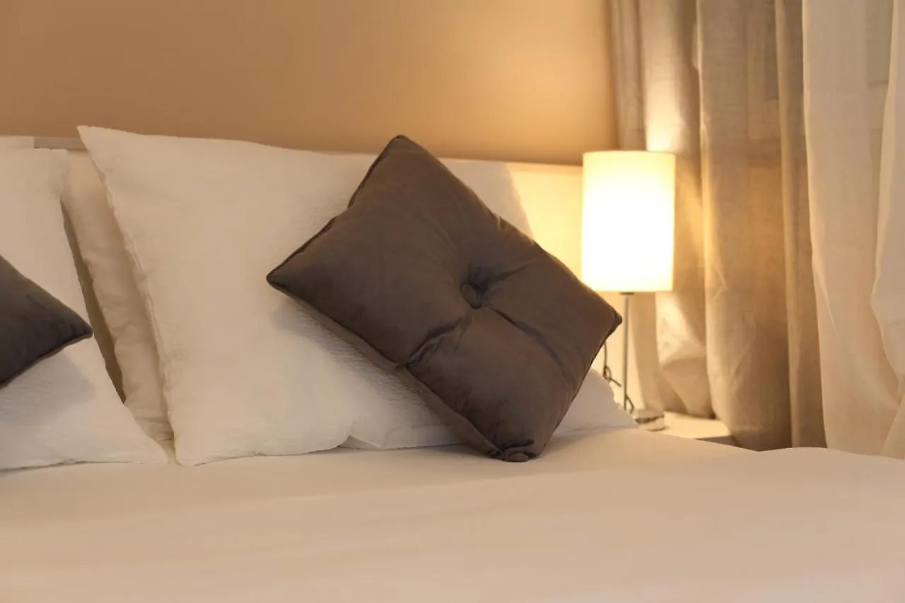 Luxury Maraschino Apartments ザダル